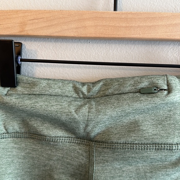 Nike Sportswear Essential Women's 7/8 Mid-Rise Leggings in Green - Picture 7 of 11